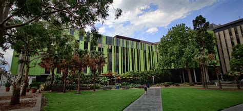 University of New South Wales campus walk : Sydney | Visions of Travel