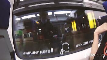 Pajeandose Desnudo En El Tren XVIDEOS