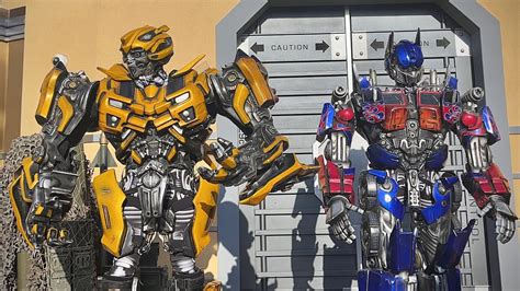 Optimus Prime And Bumblebee At Universal Studios Hollywood Youtube