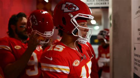 Photos Warmups And Pregame From Week 9 In Germany Chiefs Vs Dolphins