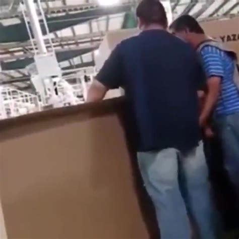 En El Centro Comercial Gay Hd Videos Porn E Xhamster Xhamster