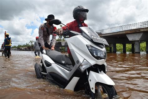 InfoPublik BANJIR DI RUAS JALAN BUKIT RAWI