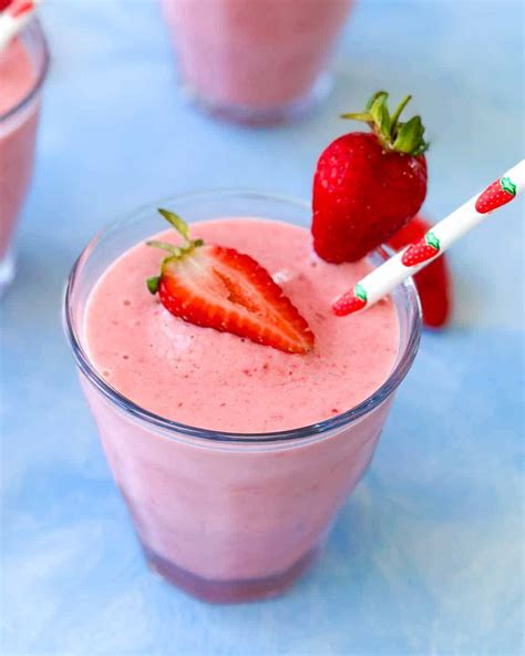 Strawberry Banana Smoothie Recipe Easy And Delicious Seasons In The