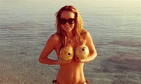 Amanda Holden 43 Posts Cheeky Bikini Snap On Tropical Beach Daily Mail Online