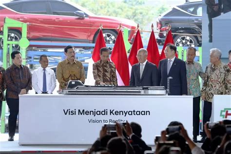 Presiden RI Indonesia Jadi Pemain Global Supply Chain EV PLN Siapkan