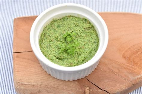 Grøn kartoffelsalat med pesto nem opskrift nogetiovnen dk