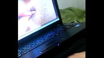 Dotado 19cm batendo uma punheta para vídeo recebido de uma fã XVIDEOS