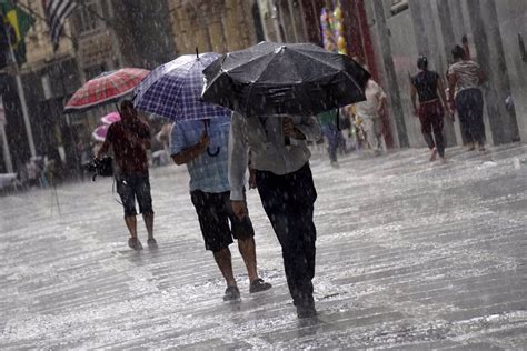 Brasil Ascienden A 21 Los Muertos Por Las Lluvias En El Estado