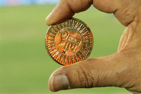 IPL Toss Coin Price: जानिए कैसे बनता है Toss Coin, ये ऑक्शन में लाखों ...