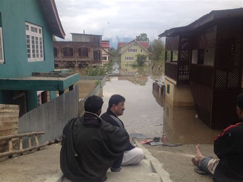 pampore  floods kashmir life