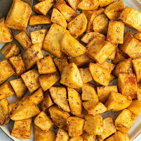 how long does cubed potatoes take to cook