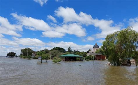 Inundaciones y evacuados en el Litoral por las crecidas de los ríos