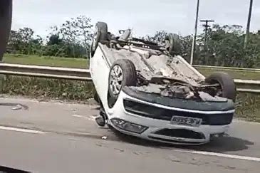 Carro Perde Controle E Capota Na Via Parafuso BAHIA NO AR