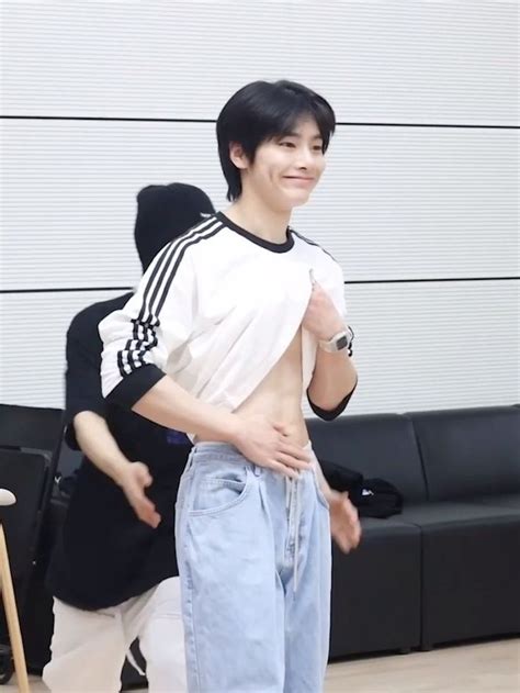 Pin on Épingles créées par vous Hot korean guys Good looking men Crazy kids