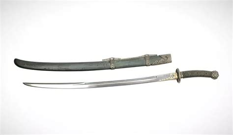 16 Types of Curved Blade Swords From Around the World