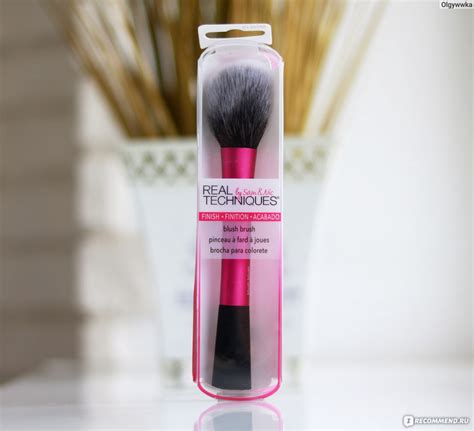 Кисть для румян Real Techniques by Samantha Chapman Blush Brush ...
