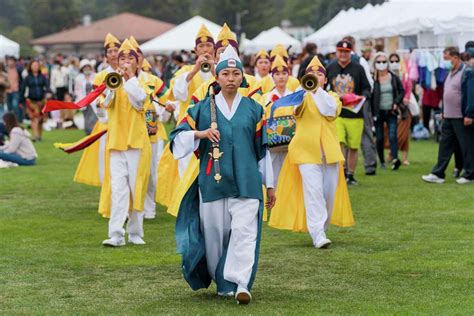 Thousands Gather For Korean Food And Culture At Mid Autumn Moon Festival