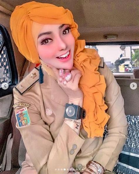 Ini 5 Potret PNS Yang Tengah Viral Bak Boneka Barbie