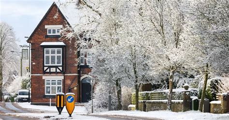 22 Photographs Of The Second Day Of Snow Across North Staffordshire