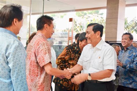 Menko Luhut Meeting Dengan Pengusaha