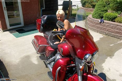 Biker Blond MILF Exposed Mobile Homemade Porn Sharing