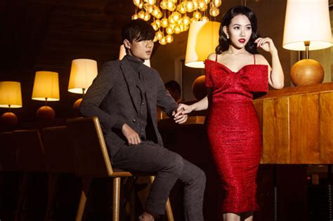 Hot girl thu nhập khủng khoe đường cong gợi cảm đón Noel 2015