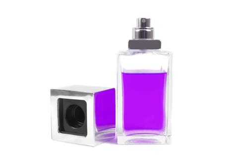 Premium Photo | Purple perfume
