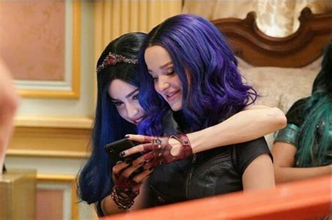 Mal and Evie - Descendants Photo (41509289) - Fanpop