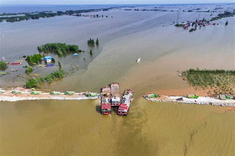 直击现场：成功合龙 洞庭湖大堤决口完成封堵 搜狐大视野 搜狐新闻