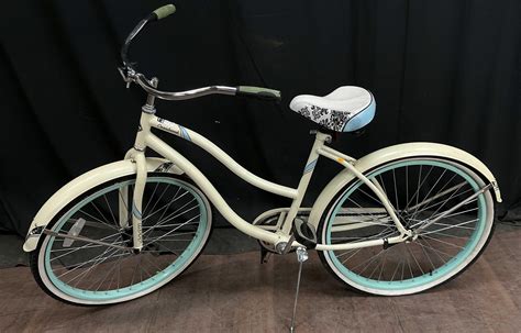 Lot Huffy Cranbrook Women S Beach Cruiser Bike