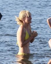 Anna Faris Sexy In A Yellow Bikini In South Surrey Canada Aznude