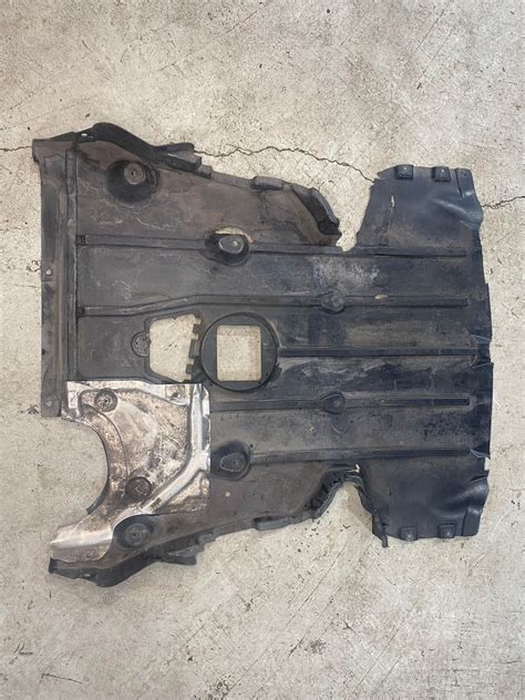 Bmw 1 Series E87 E82 Engine Undertray 7129318 Lri Autoparts