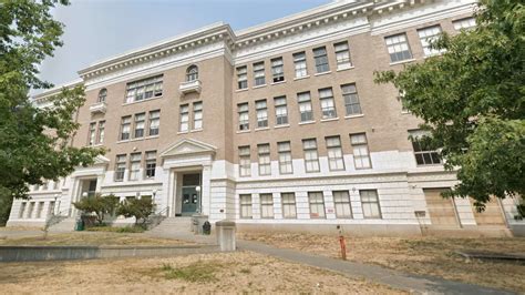 Un Enseignant Du Lycée De Seattle Arrêté Pour Avoir Prétendument Eu Des Relations Sexuelles Avec