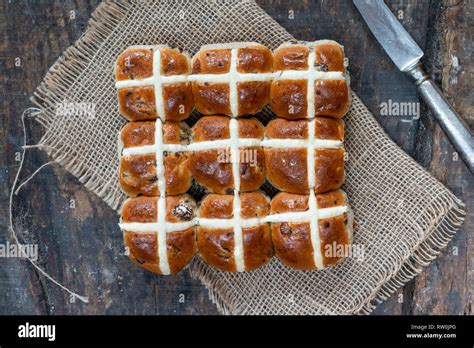 Hot Cross Buns Traditional Easter Food Top View Stock Photo Alamy