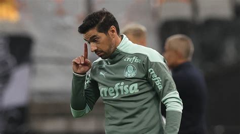 Abel Ferreira terá que inovar e improvisar um novo camisa 9 por lesão