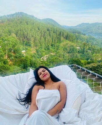 Sri Lanka Sri Lankan Girls Hashini Guruge Poojaniperera Nude OnlyFans The Fappening Plus