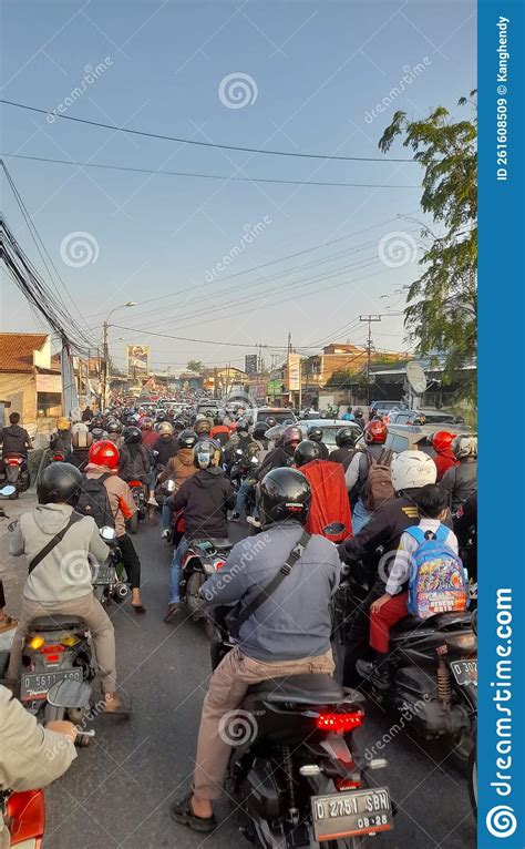 Traffic jam on the highway editorial stock image. Image of machine ...