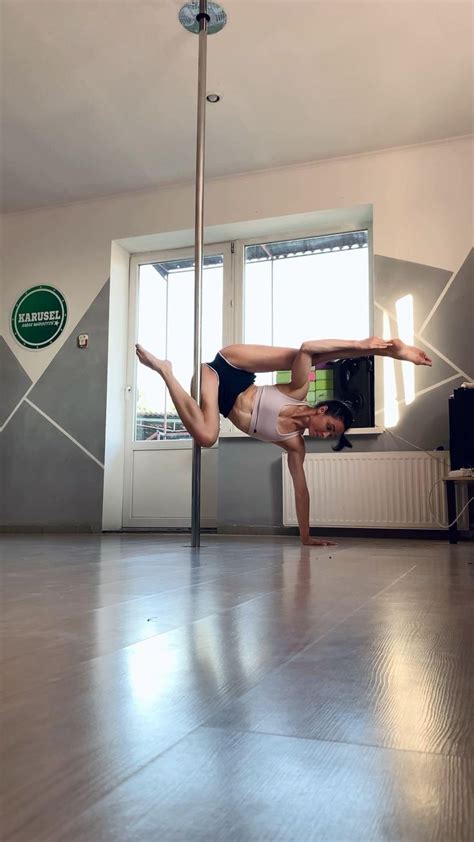 Pole Dance 🤍 Pole Handstand Pole Dancing Pole Dancing Fitness Pole