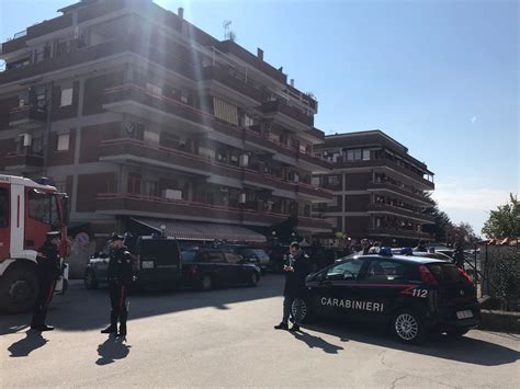 Carabiniere Spara Alla Moglie E Si Barrica Con Le Figlie Dramma A Cisterna Di Latina Il Tempo