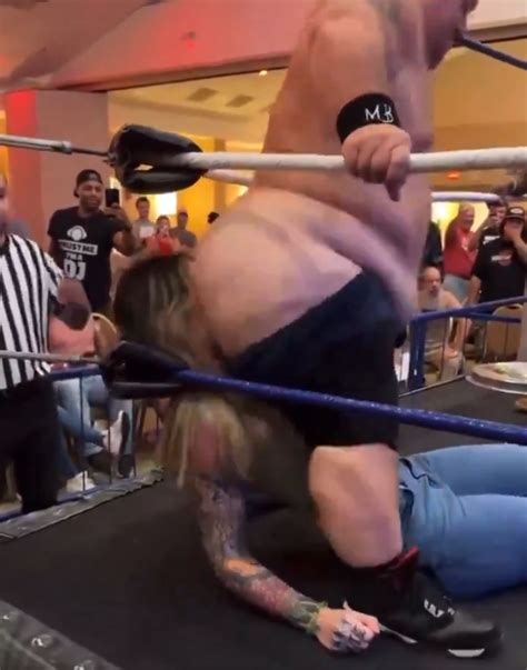 Midget Wrestling Butt Naked Stinkface STRENGTH FIGHTER