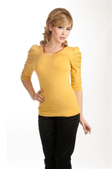 Renee Olstead Hot Celebs Home