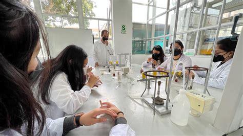 Mañana En Ciencias Escolares Conocieron Laboratorios De Física Y