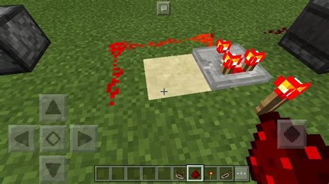 A guide to redstone: Comparator Redstone Clock | Minecraft Amino