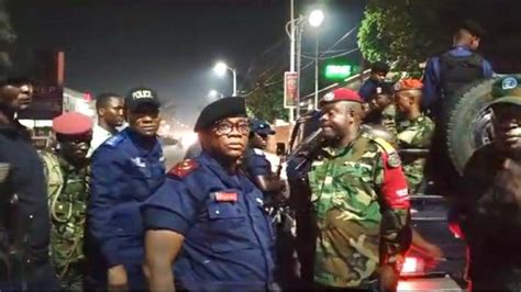 Renforcement de la sécurité à Kinshasa une patrouille mixte Police