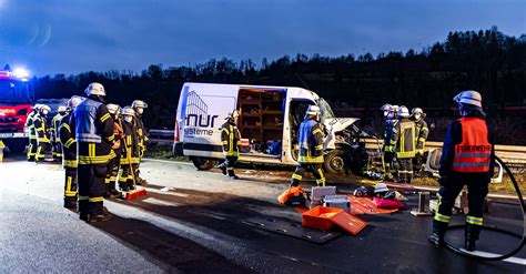 Unfall Auf Der A8 Zwischen Merzig Und Rehlingen Mann Schwer Verletzt