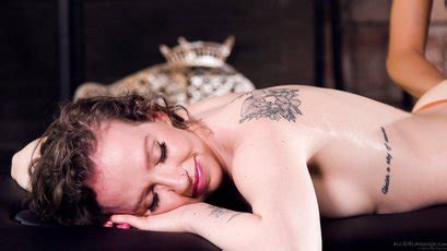 Alexia Anders Massages Then Fucks Some Horny Chick Hazel Paige Photos