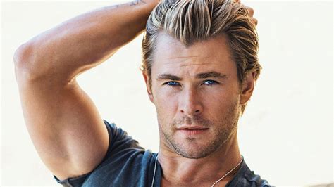 Chris Hemsworth Shirtless Wallpaper