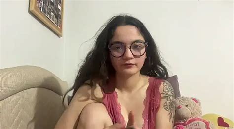 Aysenncelik Naked Strip On XXX Webcam For Live Sex Video Chat VirtuaGirls