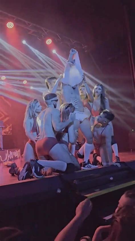 Hot Strippers On Stage ThisVid