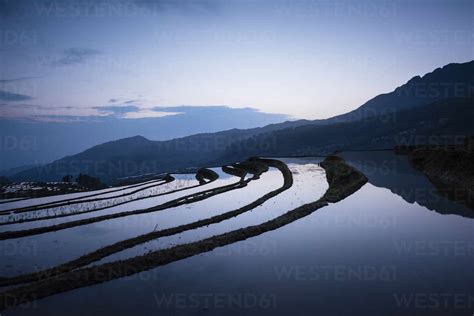 Duoyishu Rice Terraces at dawn, UNESCO World Heritage Site, Yuanyang ...